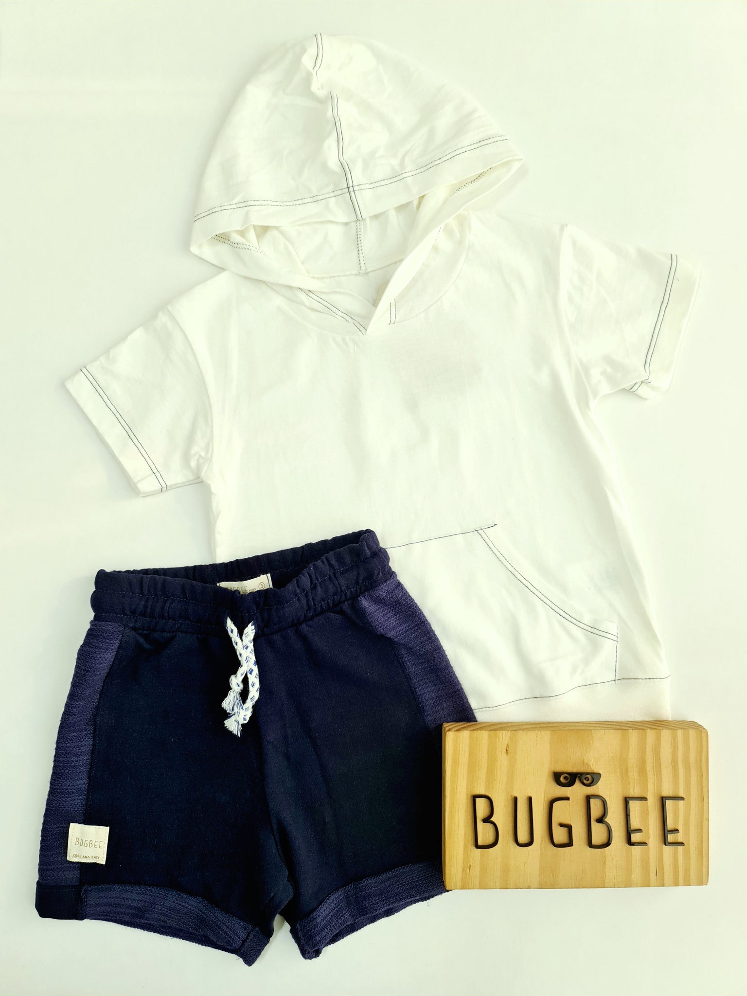 Conjunto Bugbee con Capucha nene