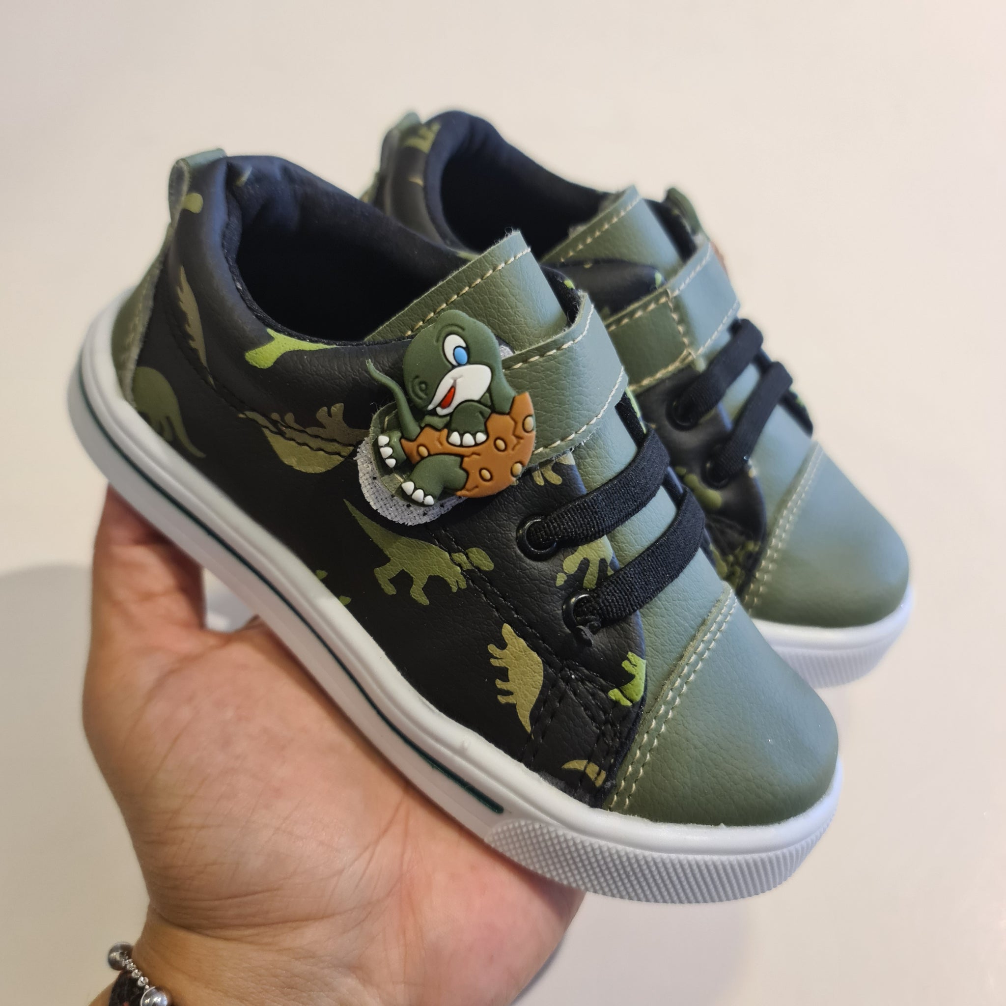 Calzado Dino Negro Verde