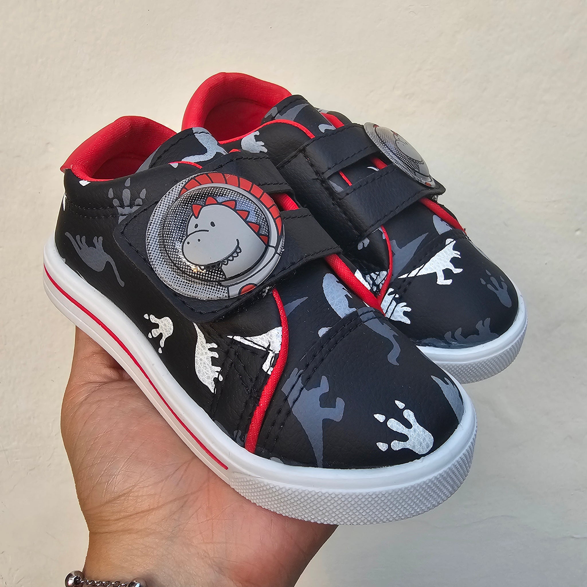 Calzado Dino Negro Rojo
