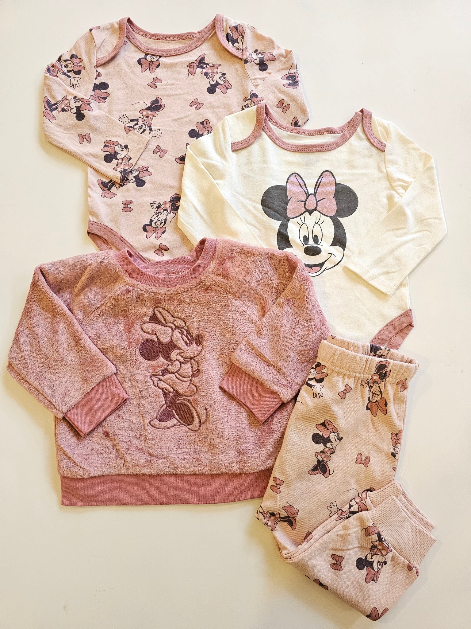 Set x4 Piezas Minnie