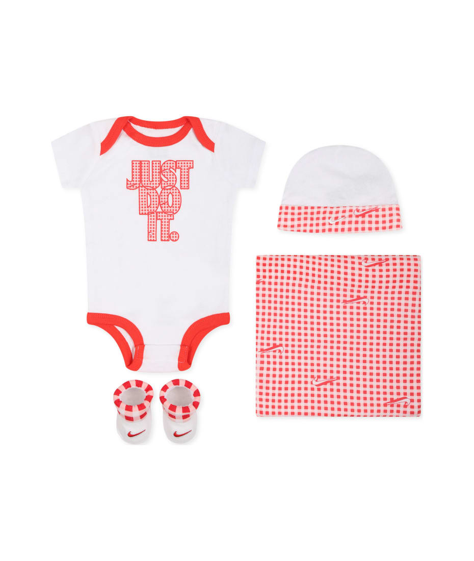 Set x4 Piezas con Manta Nike beba
