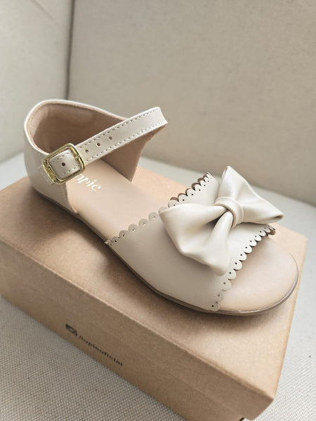 Sandalia color Beige Moño