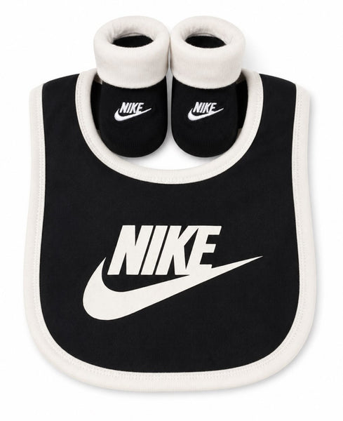 Set Babita + Medias Nike Bebé